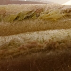 ツナマヨ醤油と小葱のサンドイッチ